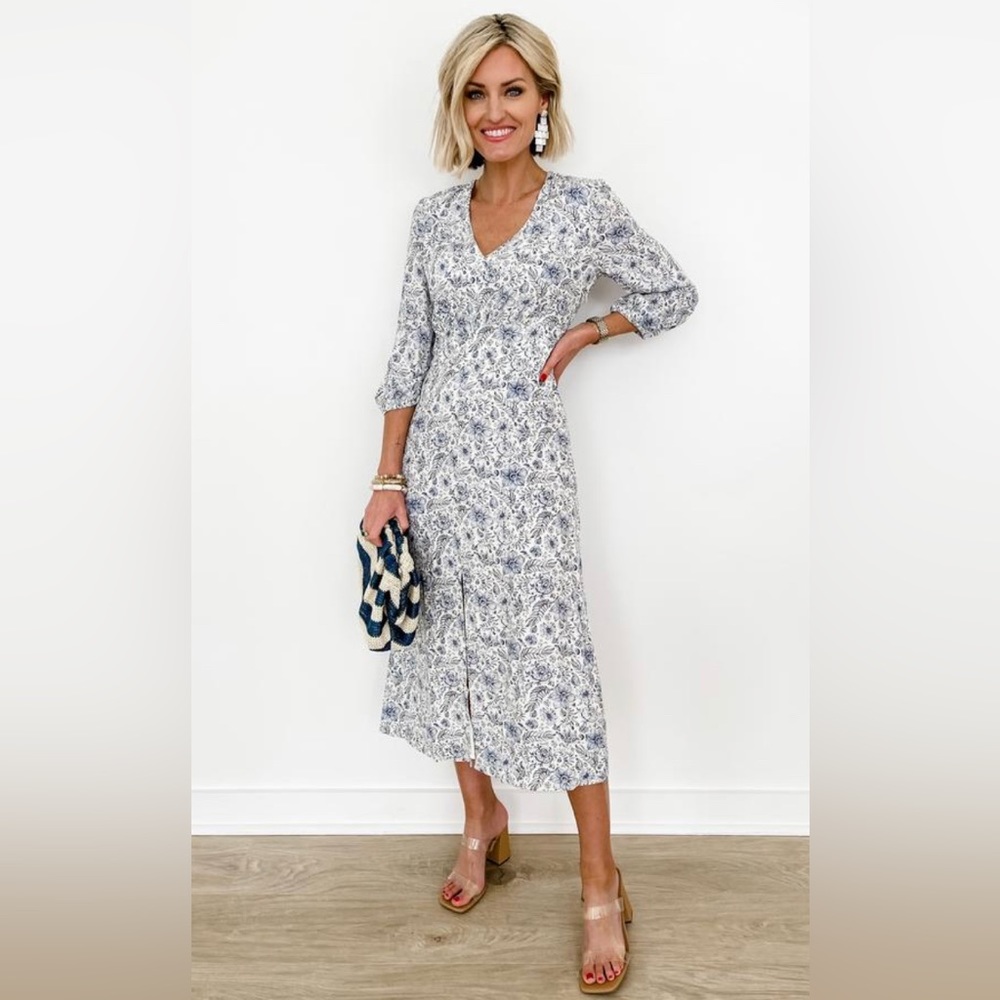 Splendid Blue and White Floral Midi Dress
